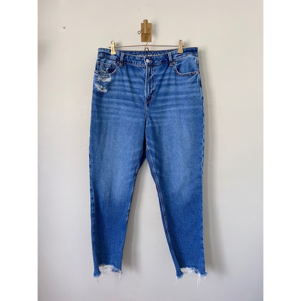 American Eagle Mom Jeans Medium Wash Distressed Raw Hem High Waisted Denim